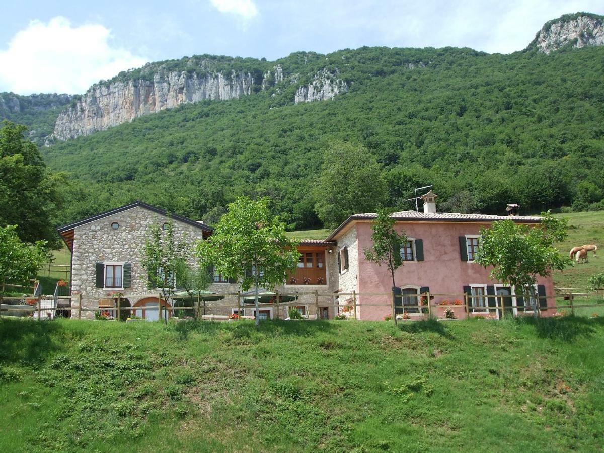 Agriturismo Lusani Caprino Veronese Exterior foto
